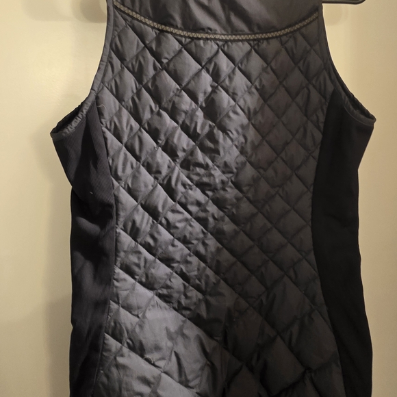 Women's Black Quilted Vest Size 8 - Picture 2 of 3